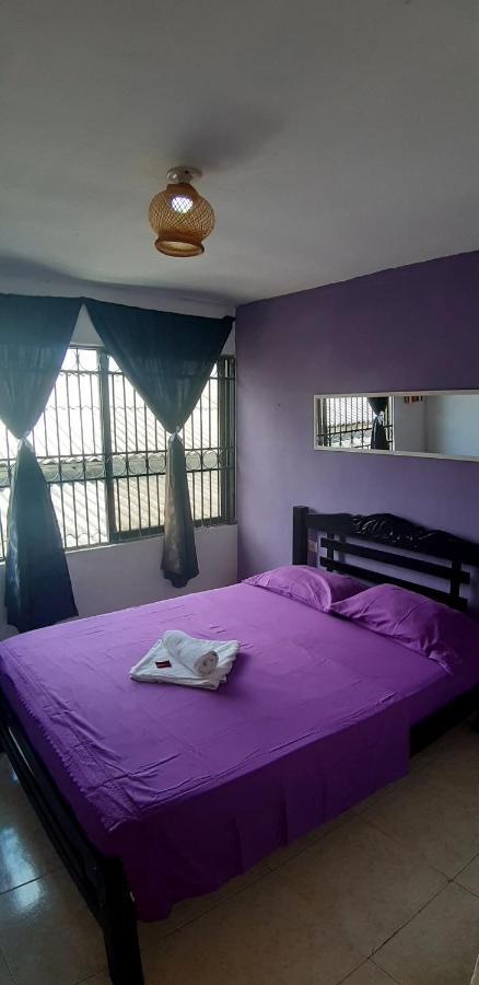 Hostel Shalom Adonai Cartagena Bagian luar foto