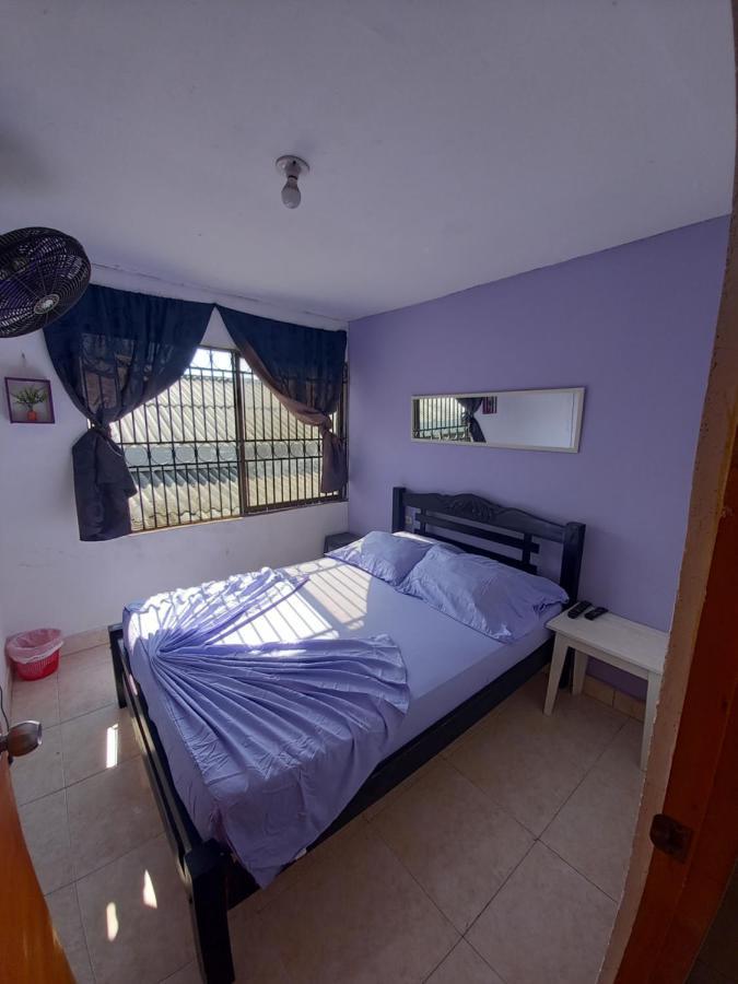 Hostel Shalom Adonai Cartagena Bagian luar foto