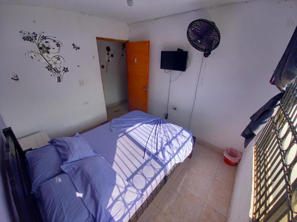 Hostel Shalom Adonai Cartagena Bagian luar foto