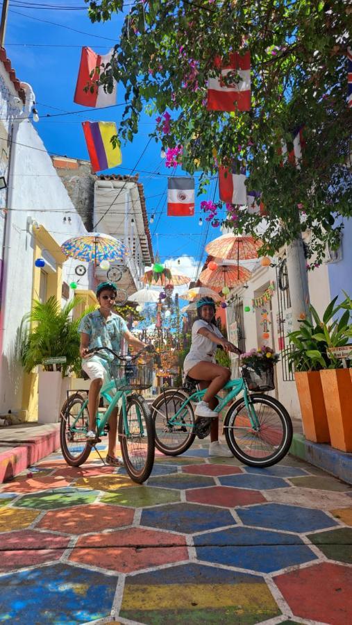 Hostel Shalom Adonai Cartagena Bagian luar foto