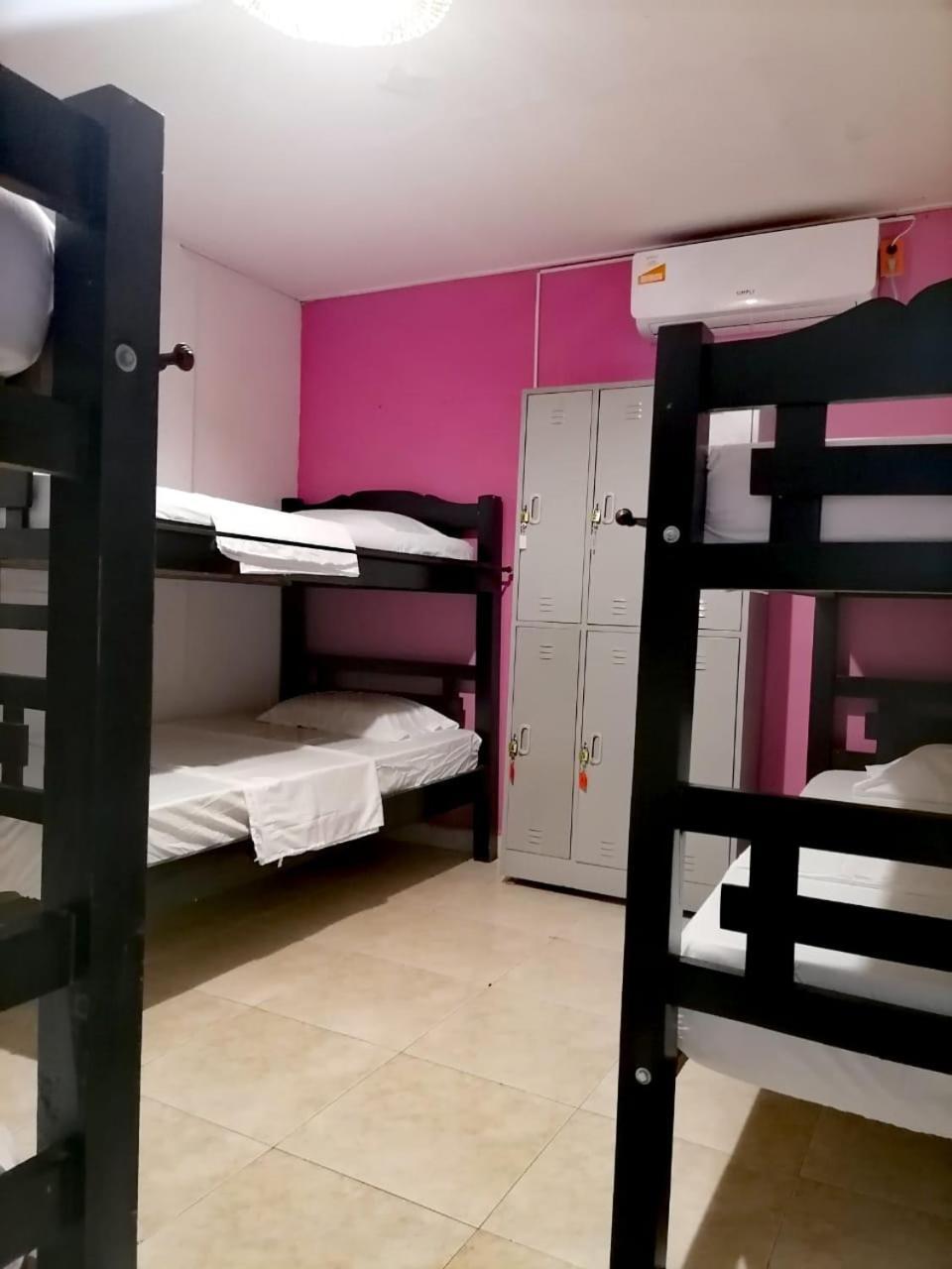Hostel Shalom Adonai Cartagena Bagian luar foto