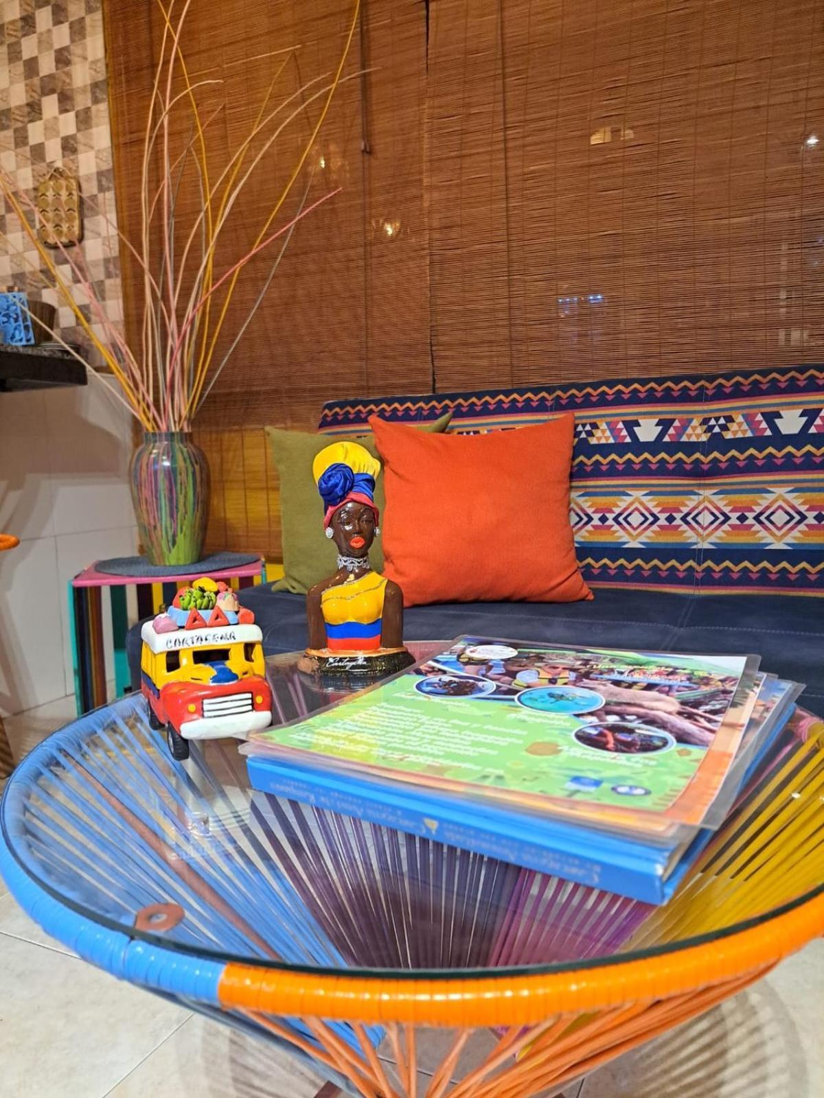Hostel Shalom Adonai Cartagena Bagian luar foto