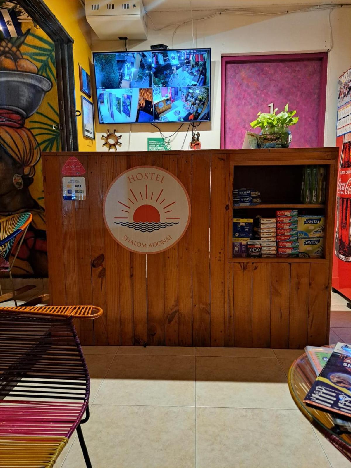 Hostel Shalom Adonai Cartagena Bagian luar foto