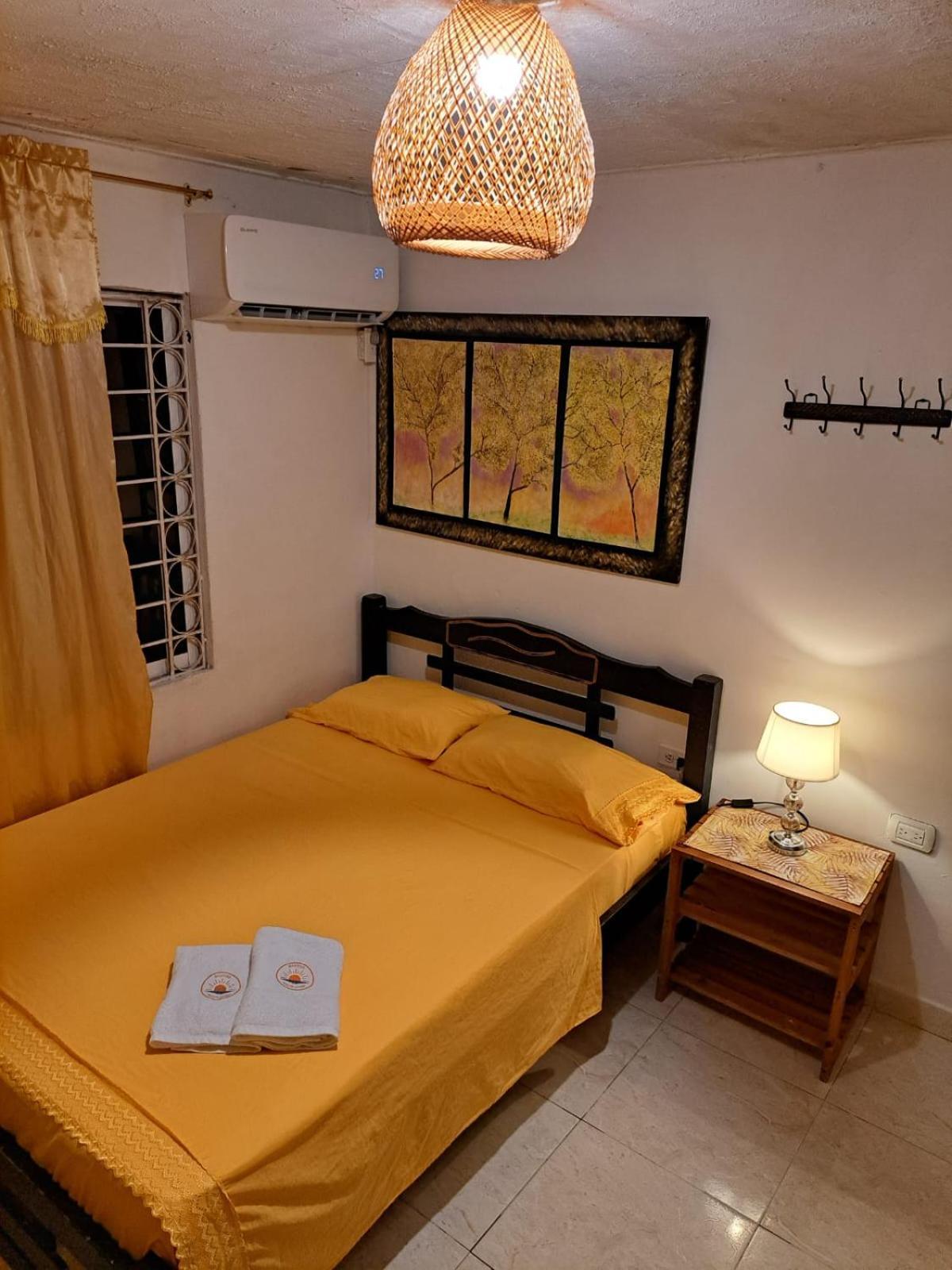 Hostel Shalom Adonai Cartagena Bagian luar foto