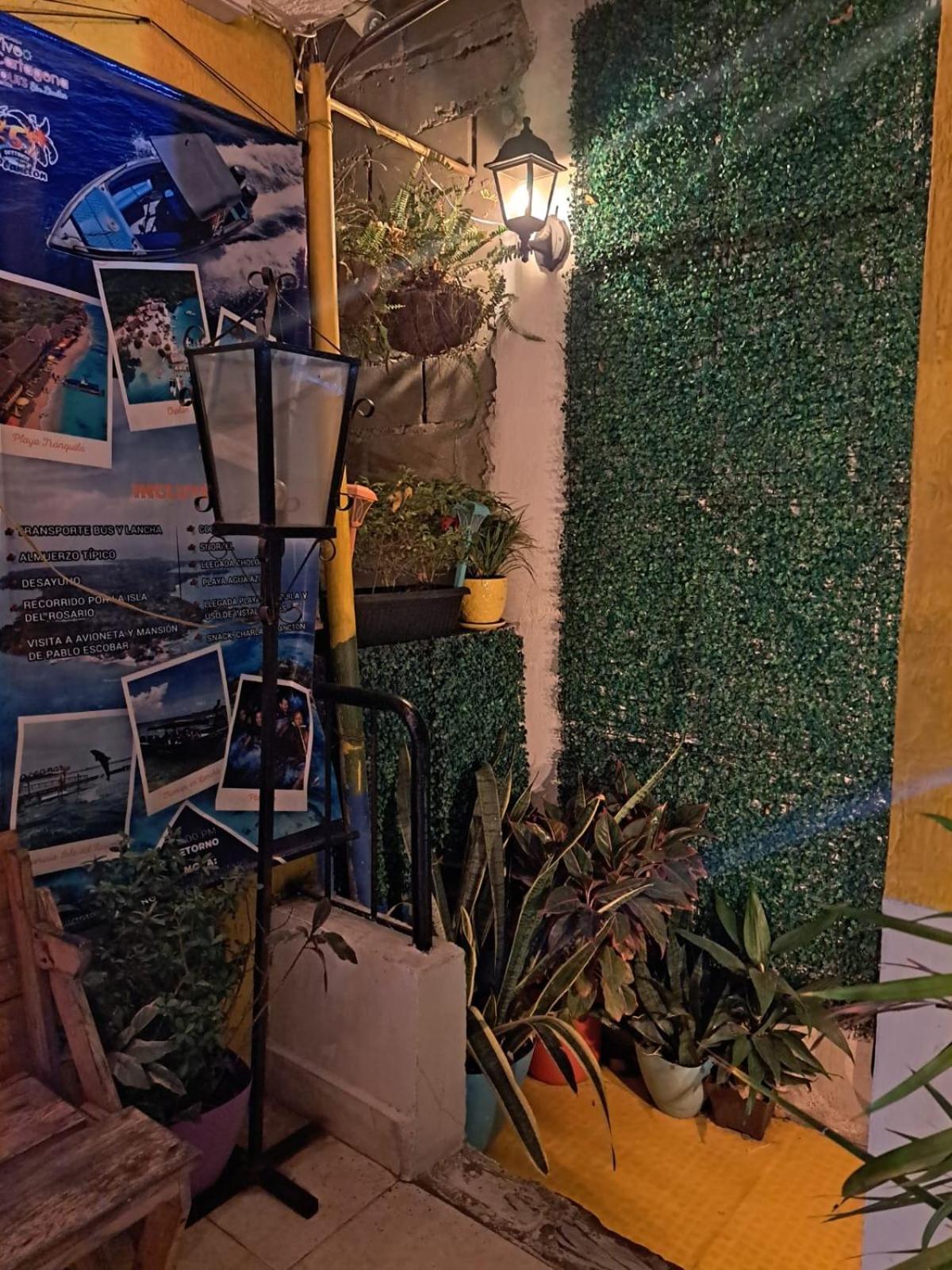 Hostel Shalom Adonai Cartagena Bagian luar foto