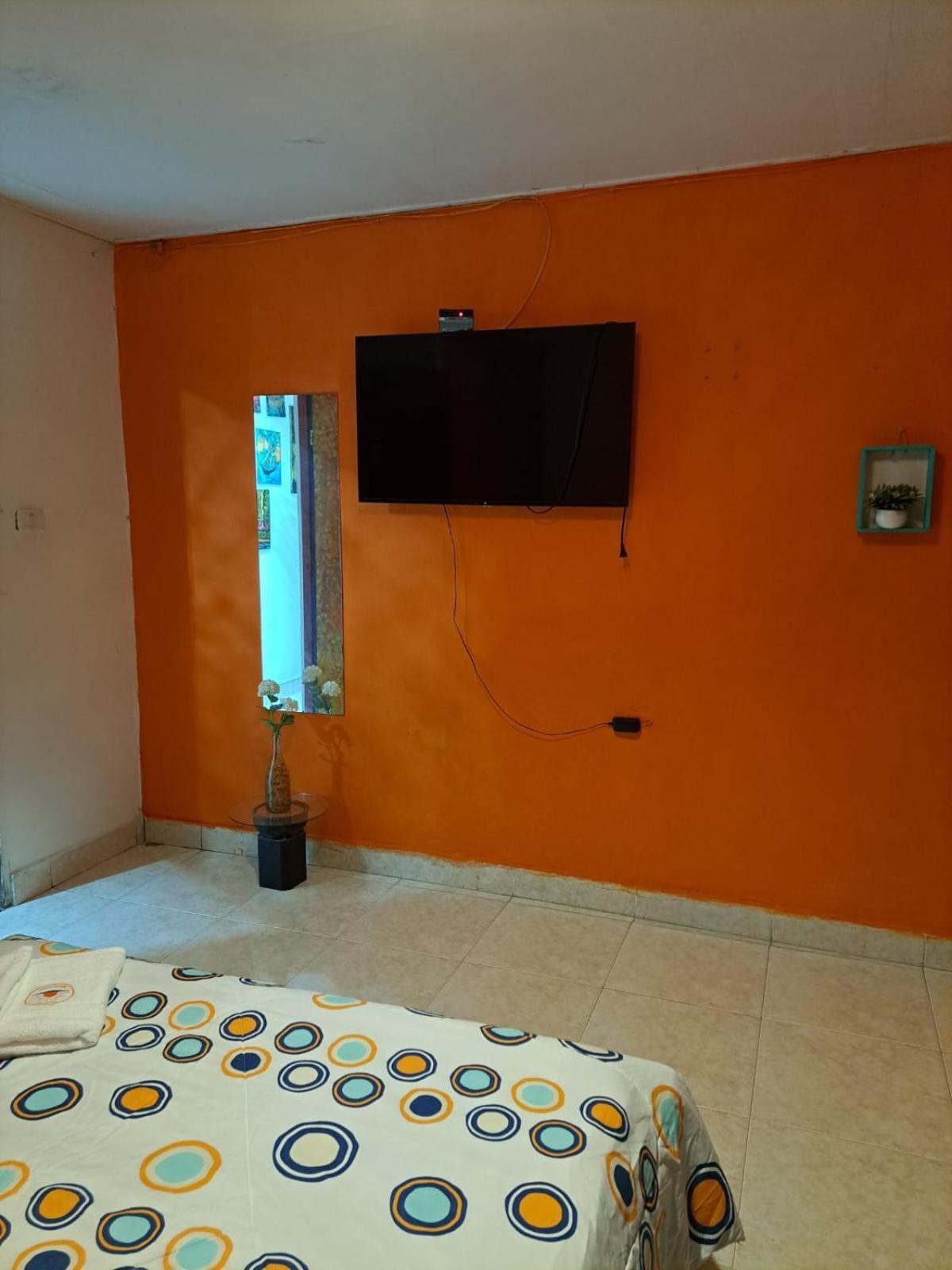 Hostel Shalom Adonai Cartagena Bagian luar foto