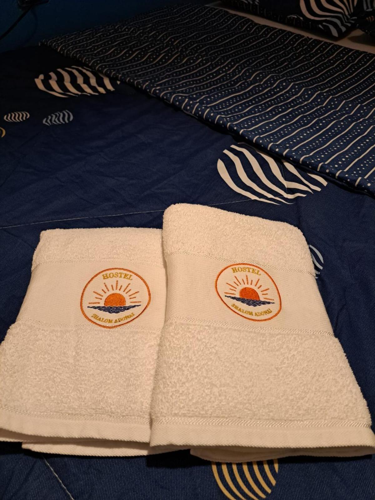 Hostel Shalom Adonai Cartagena Bagian luar foto