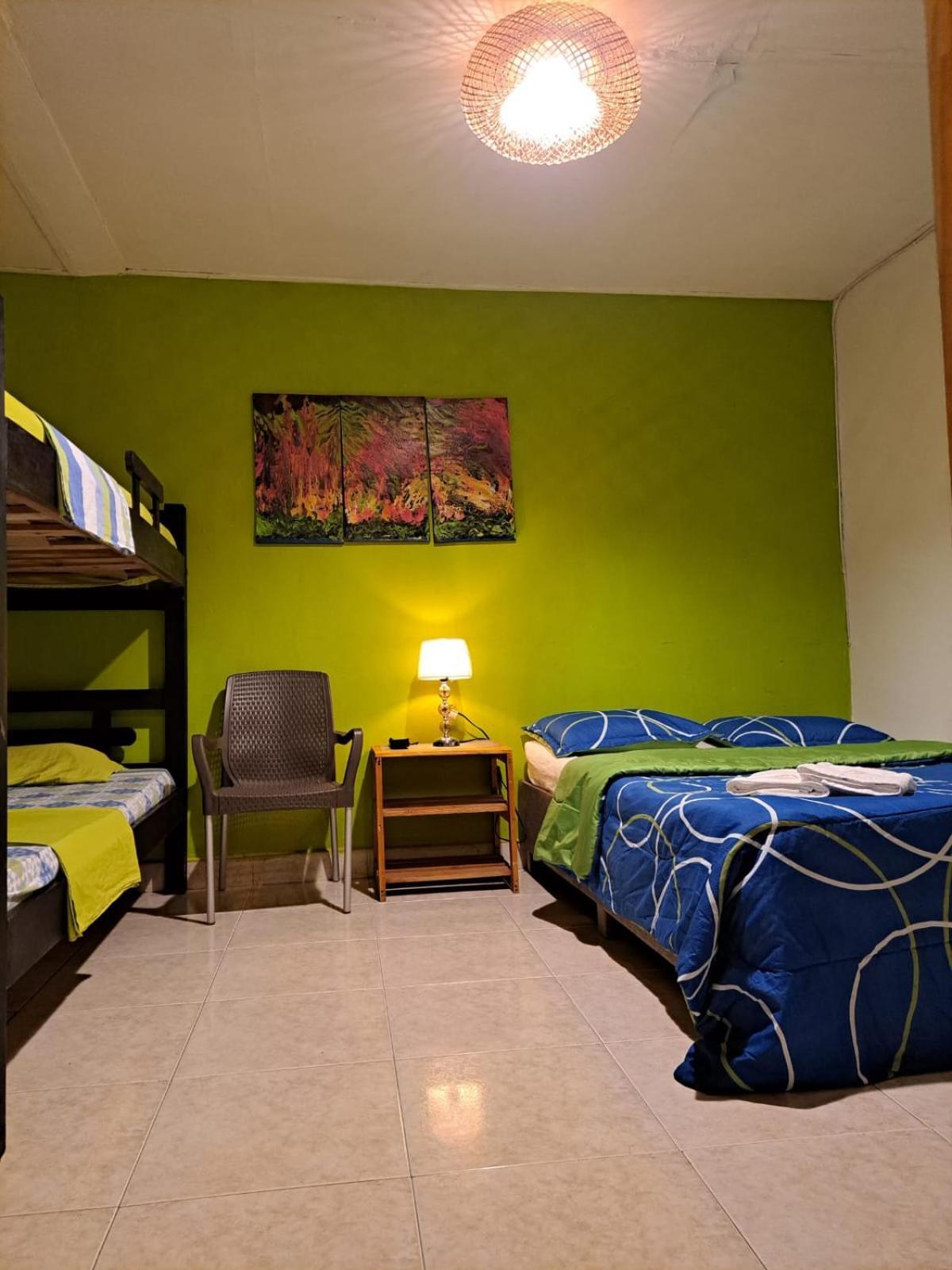 Hostel Shalom Adonai Cartagena Bagian luar foto